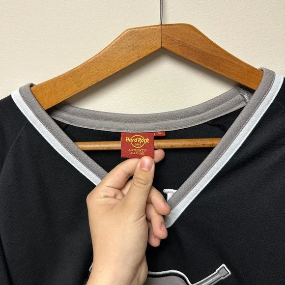 Vintage‎ Hard Rock Cafe Hockey Jersey - Picture 4 of 6